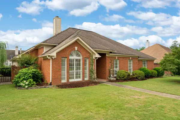 102 STRATFORD CIRCLE, Pelham, AL 35124