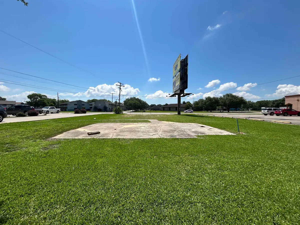 2402 Nall Street, Port Neches, TX 77651 - #1