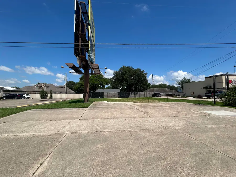 2402 Nall Street, Port Neches, TX 77651 - #3