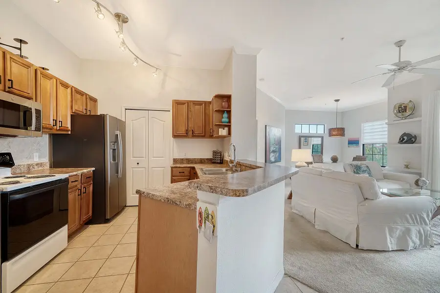 8397 38th Street Circle E #306, Sarasota, FL 34243 - Image #3