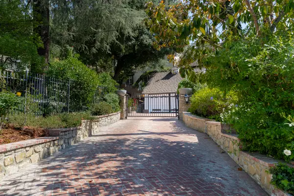 4650 Encino Avenue, Encino, CA 91316