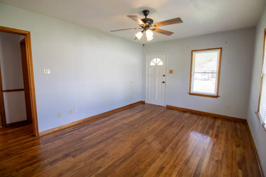 910 Fall St, Lake Charles, LA 70601 - Image #3