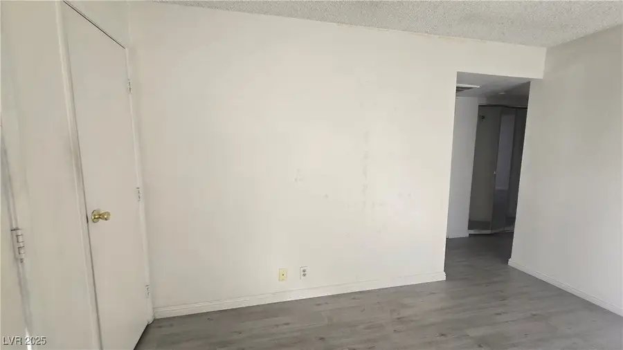 5181 Pioneer Avenue #203, Las Vegas, NV 89146 - #3