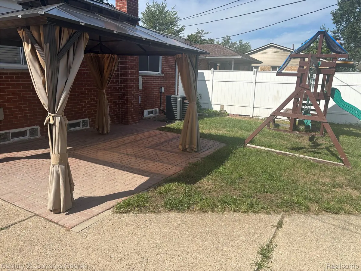6004 Fenton Street, Dearborn Heights, MI 48127 - #1