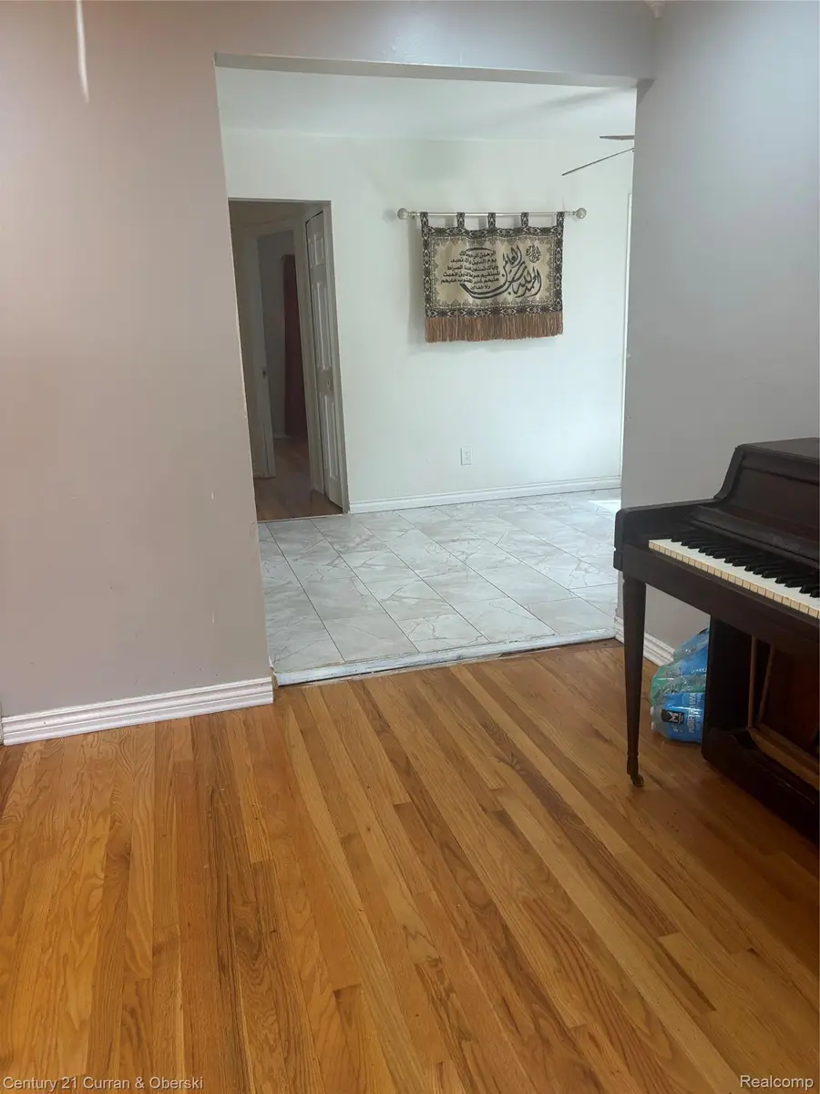 6004 Fenton Street, Dearborn Heights, MI 48127 - #3