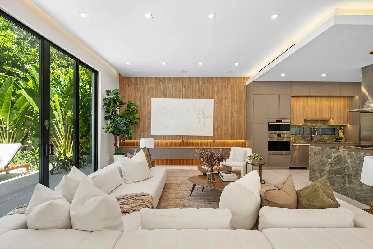 2521 Lincoln Ave, Miami, FL 33133 - #1