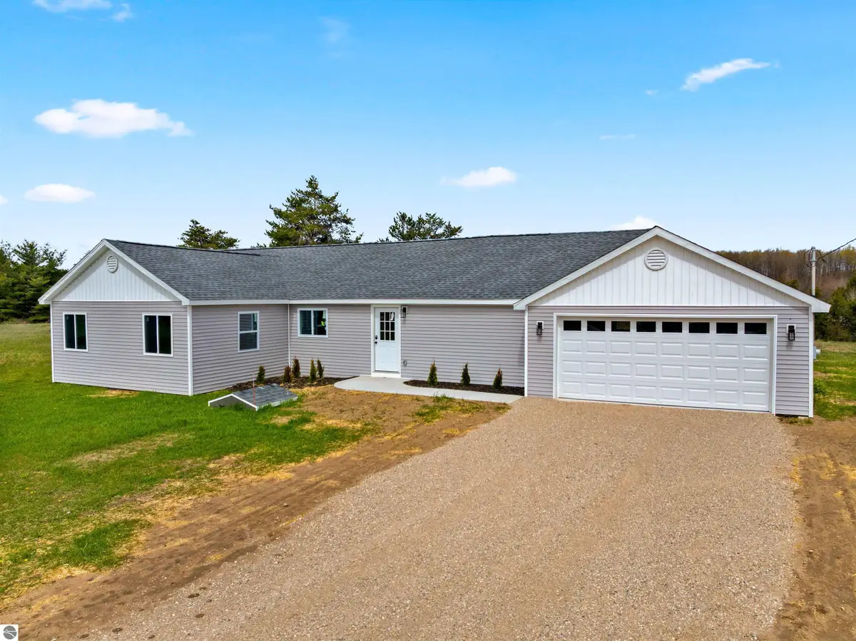 5568 S Us-131, Mancelona, MI 49659 - #1