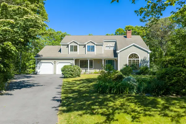 1 Punch Bowl Drive, Falmouth, MA 02540