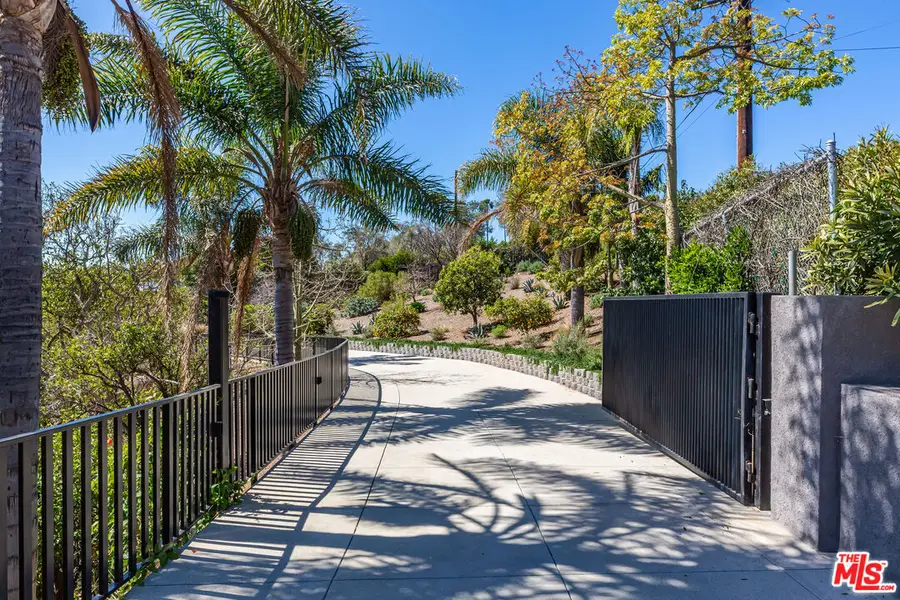 29800 Cuthbert Road, Malibu, CA 90265 - Image #3