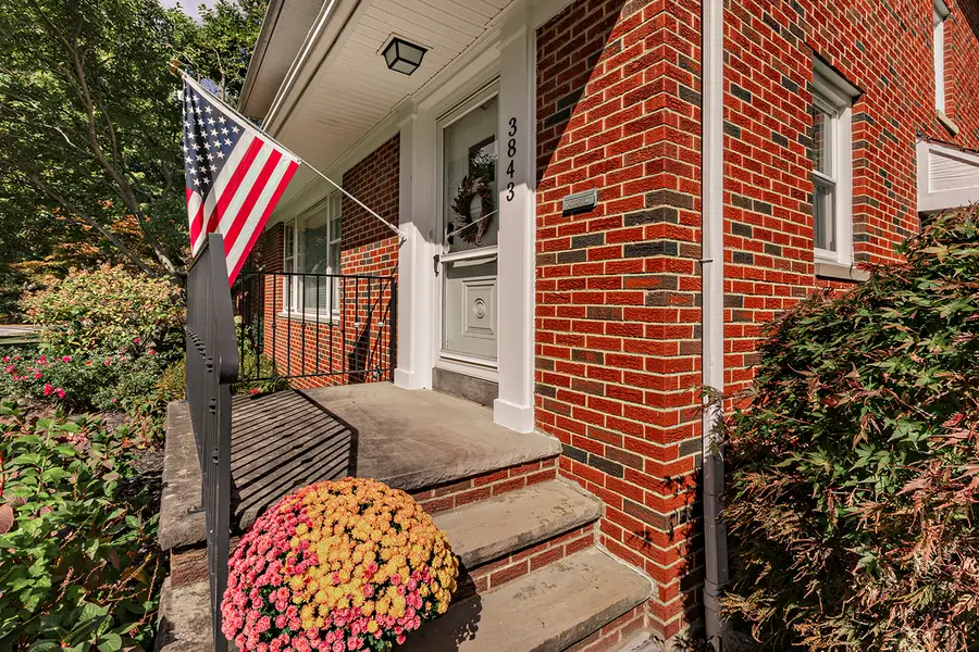 3843 Claridge Oval, University Heights, OH 44118 - #3