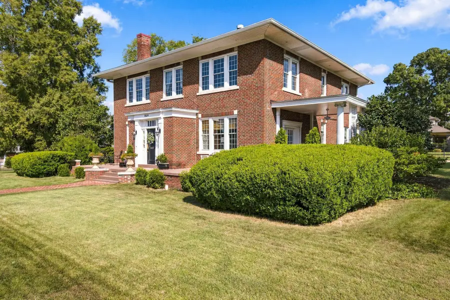 809 E 6th St, Tuscumbia, AL 35674 - #3