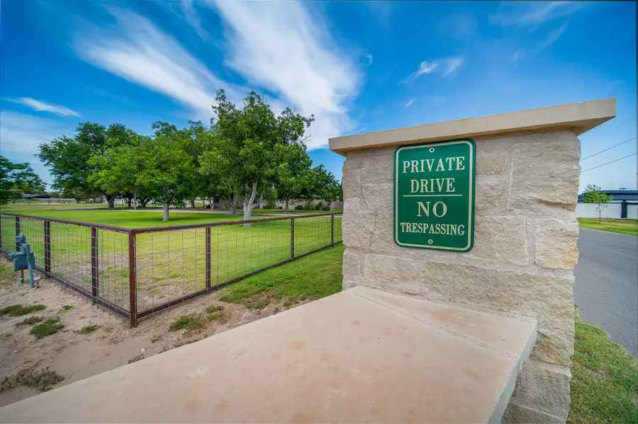 318 Who Who Dr, Carlsbad, NM 88220 - #2