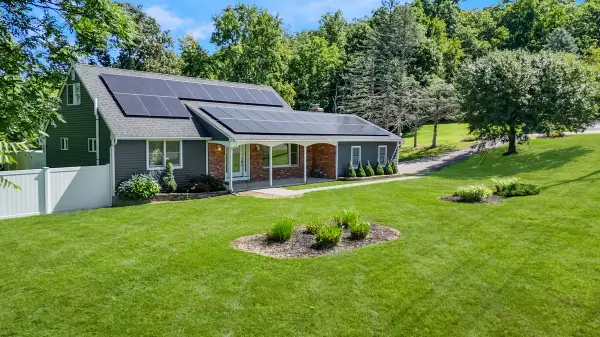 9 Lake Pochung Rd, Vernon Twp., NJ 07461