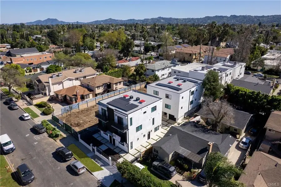 14420 Tiara St, Van Nuys, CA 91401 - #2