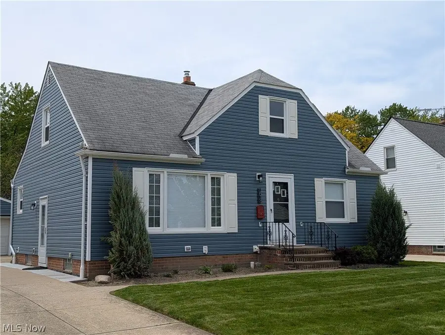 1678 Byron Drive, Mayfield Heights, OH 44124 - #3