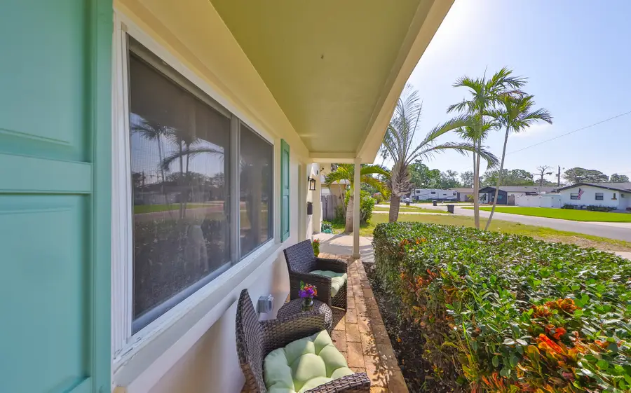 1727 New Hampshire Ave NE, Saint Petersburg, FL 33703 - #3