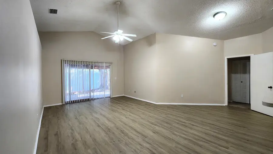 1633 Elk Spring Dr, Brandon, FL 33511 - #2