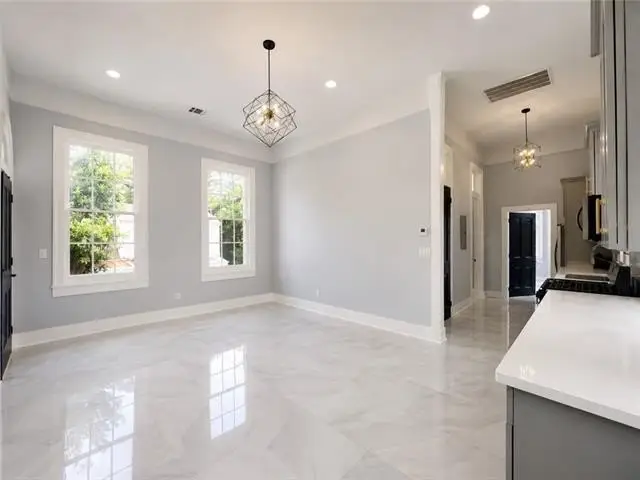 2403 CARONDELET Street unit: E, New Orleans, LA 70130 - #3