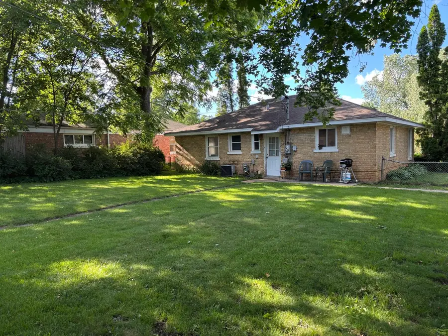 649 E Rockland Road, Libertyville, IL 60048 - #3