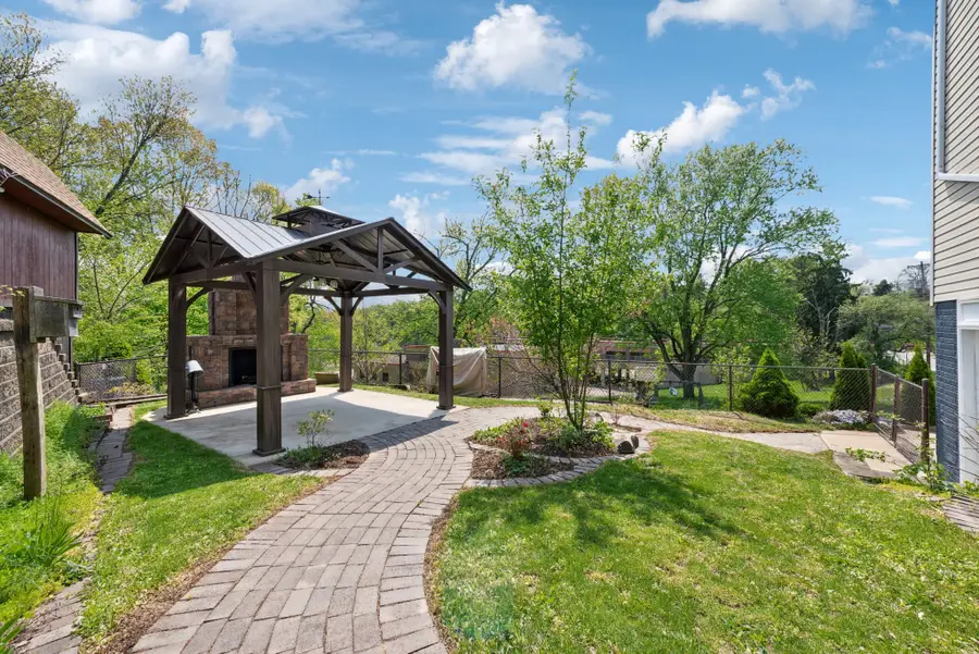 3302 Crestview Dr, North Versailles, PA 15137 - Image #3