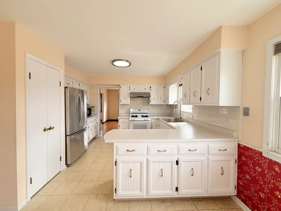 4220 Oakton Street , 2, Skokie, IL 60076 - #2