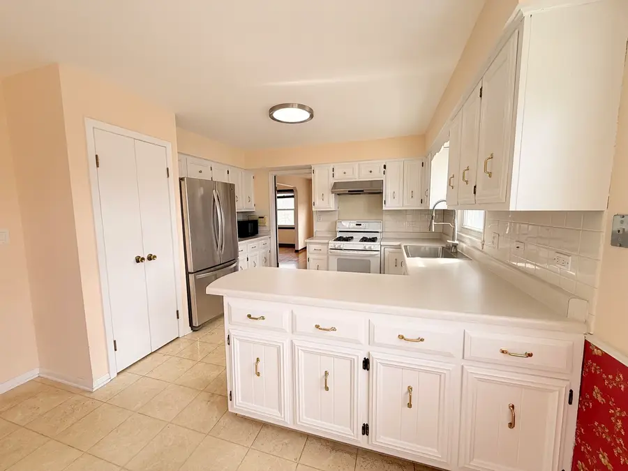 4220 Oakton Street , 2, Skokie, IL 60076 - #3