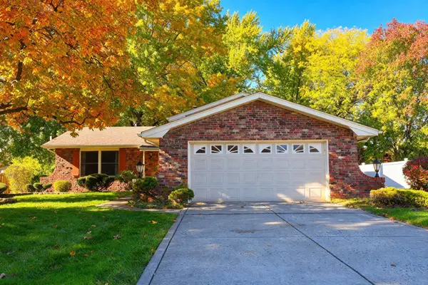 2324 Robinhood Boulevard, Schererville, IN 46375