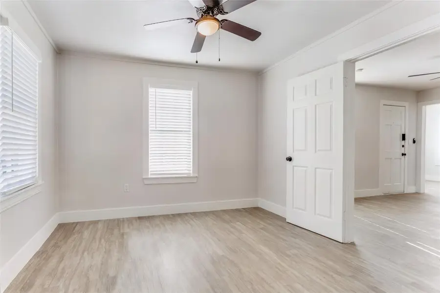 1109 W Avenue A, Garland, TX 75040 - #2