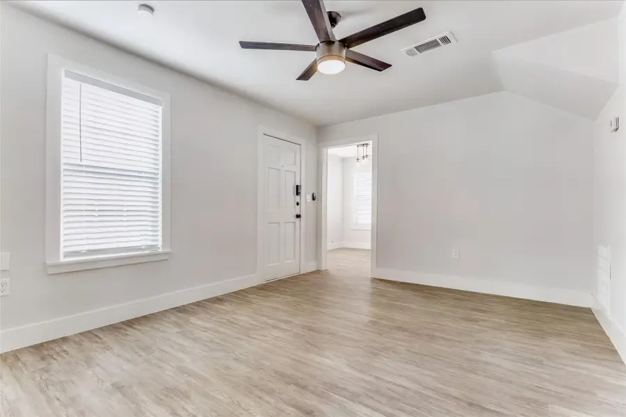 1109 W Avenue A, Garland, TX 75040 - #3