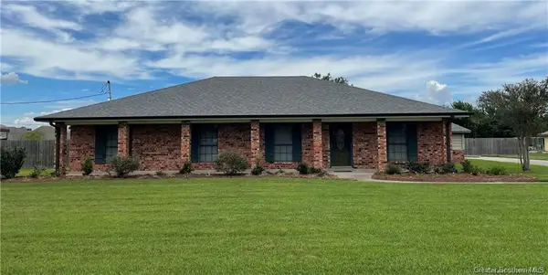 820 Lakeridge Lane, Lake Charles, LA 70605