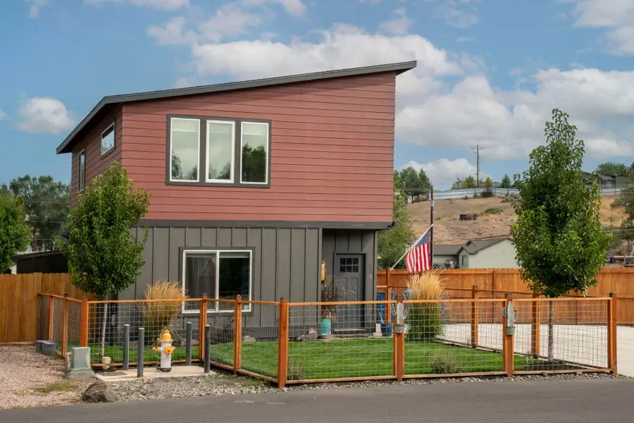 883 NE 6th Street, Prineville, OR 97754 - #3