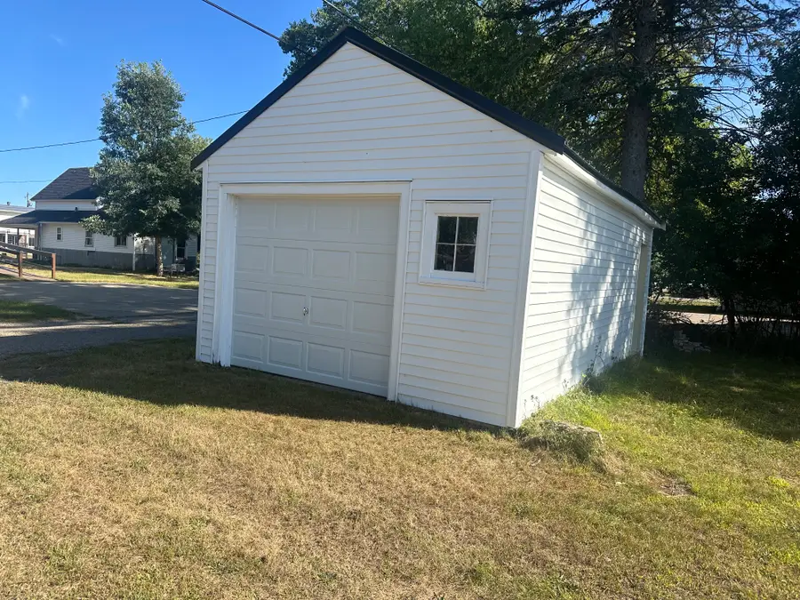 1017 River, Iron Mountain, MI 49801 - #2