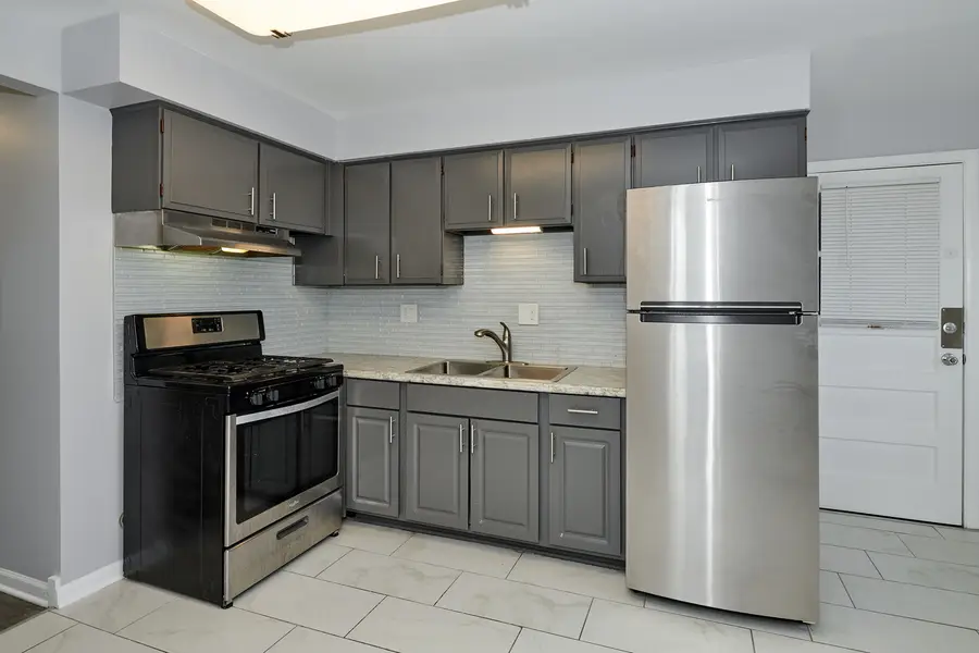 8805 Dee Road , 2S, Des Plaines, IL 60016 - #2