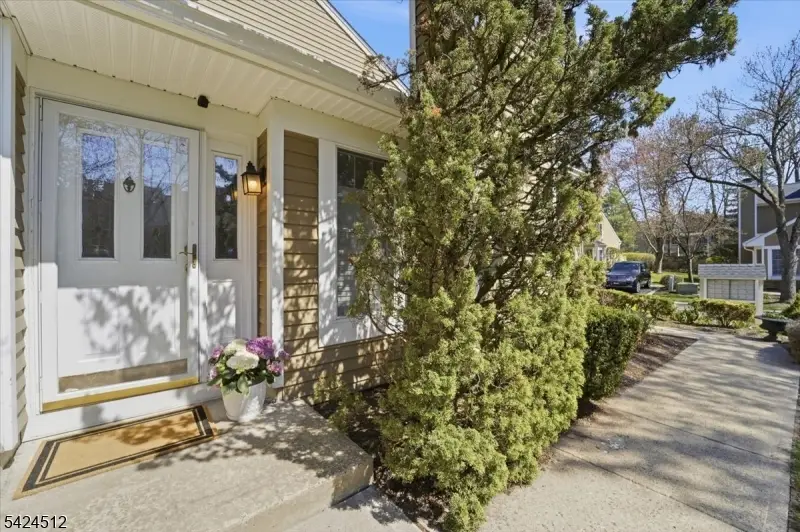 33 Eton Ct, The Hills, NJ 07921 - #3