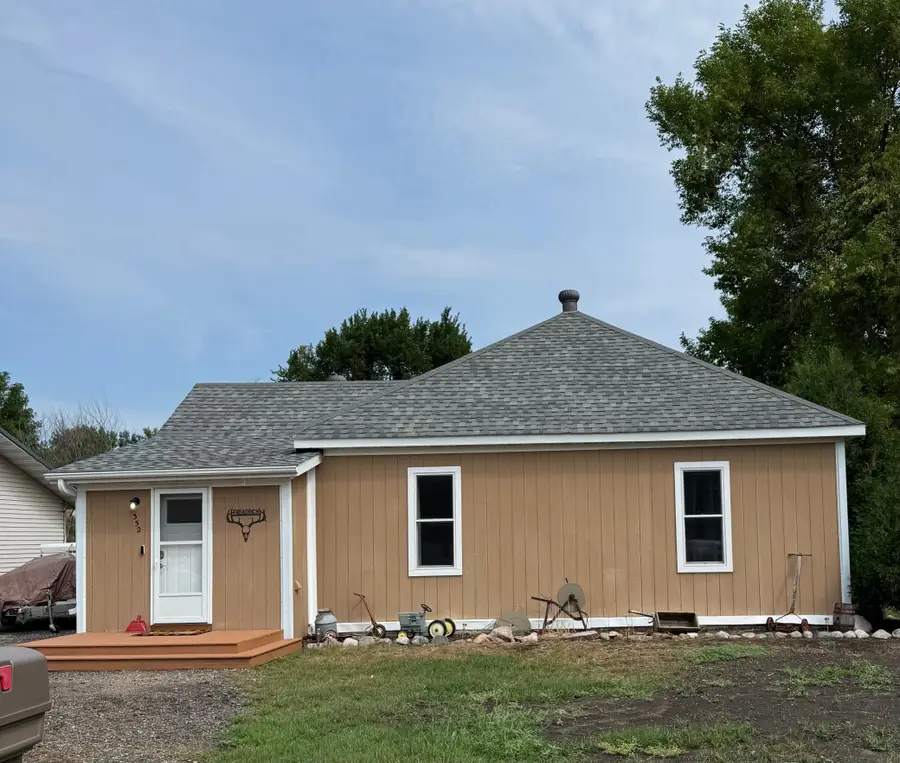 352 3rd Avenue S, Casselton, ND 58012 - #2