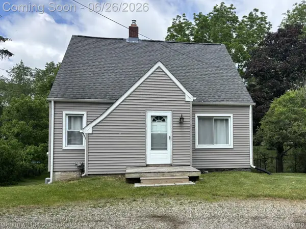 2875 Marlington Road, Waterford, MI 48329