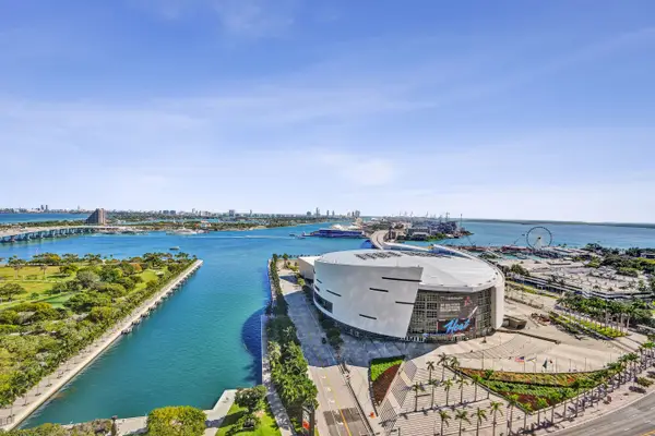 888 Biscayne Blvd #2404, Miami, FL 33132