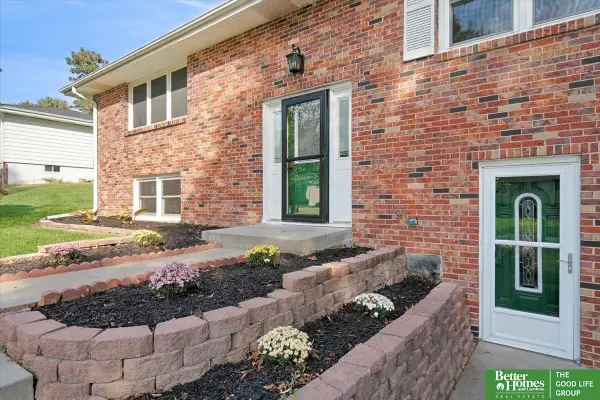2023 N 104 Circle, Omaha, NE 68134