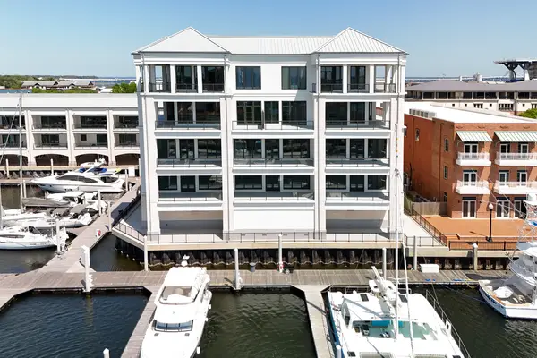 800 S Palafox St #301, Pensacola, FL 32502