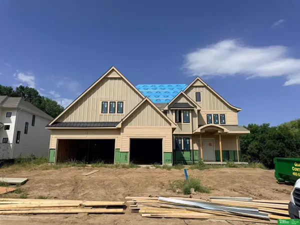 10908 S 98 Avenue Circle, Papillion, NE 68046