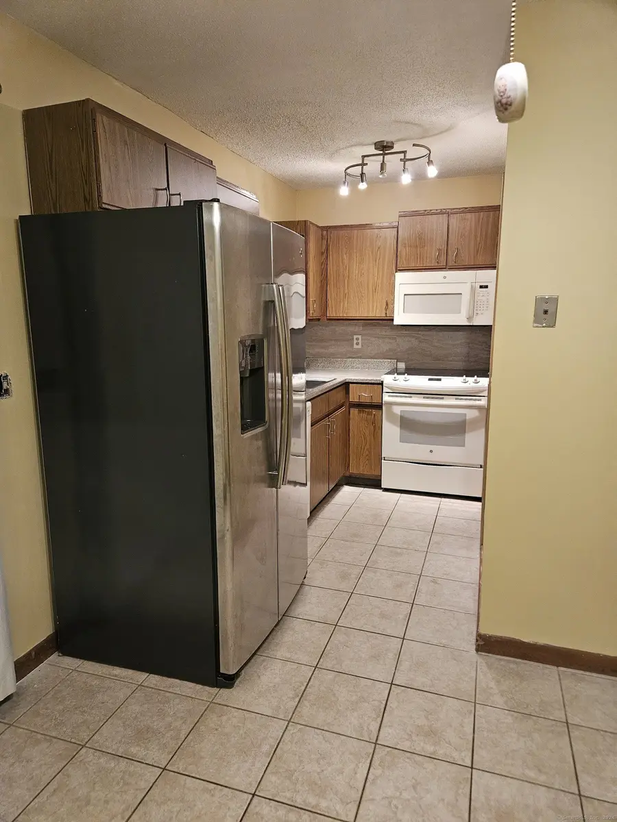 371 Emmett Street #APT 87, Bristol, CT 06010 - #2