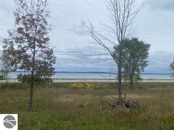 5382 SW Bayshore, Suttons Bay, MI 49682