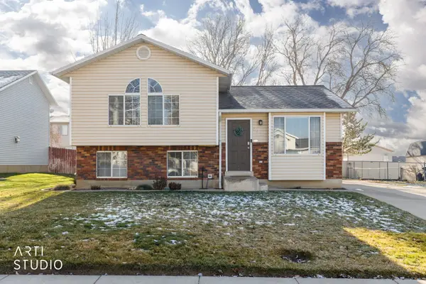 593 W 950 N, Clinton, UT 84015