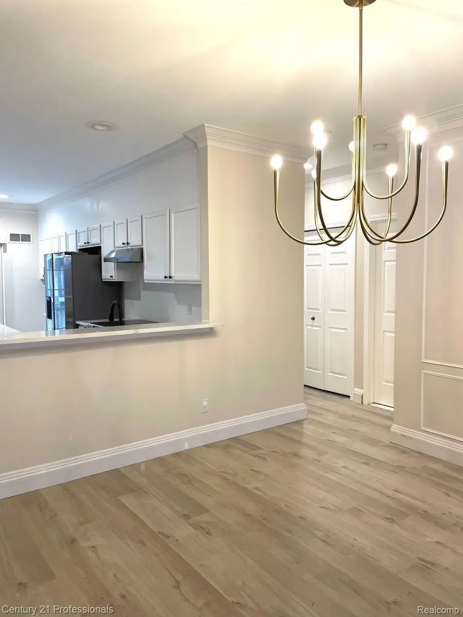 3047 Camden Drive, Troy, MI 48084 - #2