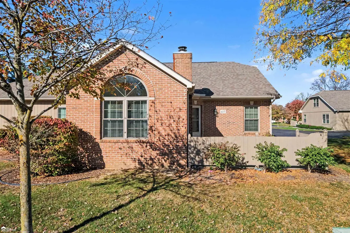 615 Perry Creek, Grand Blanc, MI 48439 - #1