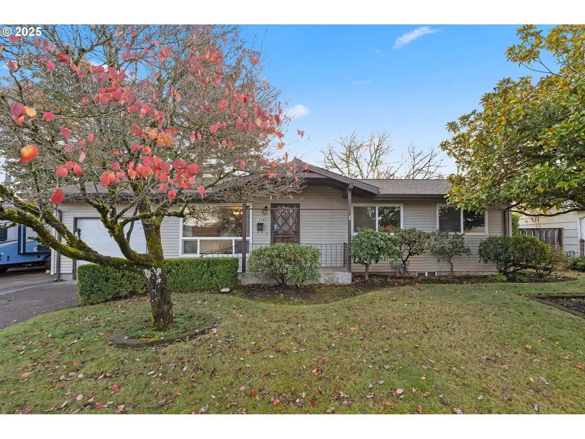 12342 NE Knott St, Portland, OR 97230 - Image #1