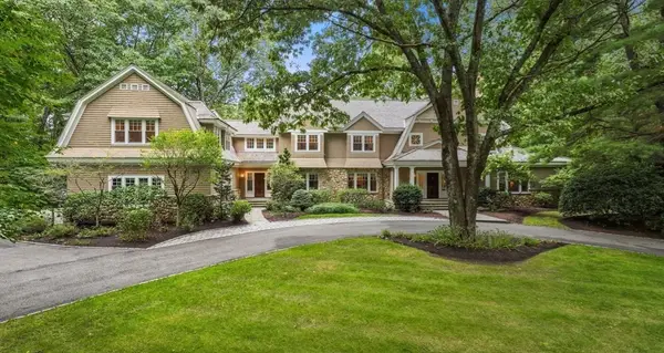 121 Livingston Rd, Wellesley, MA 02482