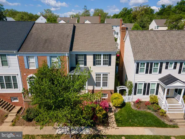 20361 Hartwell St, ASHBURN, VA 20147