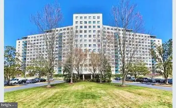 10201 Grosvenor Place , 1123, Rockville, MD 20852