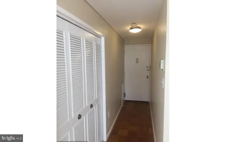 10201 Grosvenor Place , 1123, Rockville, MD 20852 - #2